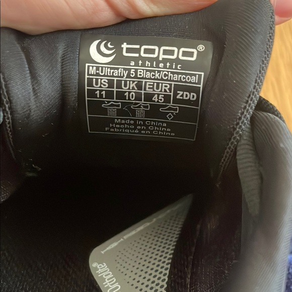 Men's Black Topo Athletic UltraFly 5 Sneakers - Picture 5 of 6